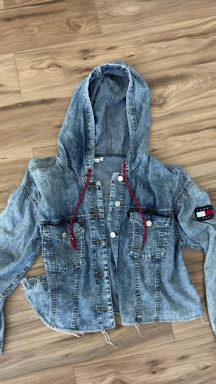 Tommy Jeans Hooded Denim Jacket Size XL Acid Wash Raw Hem